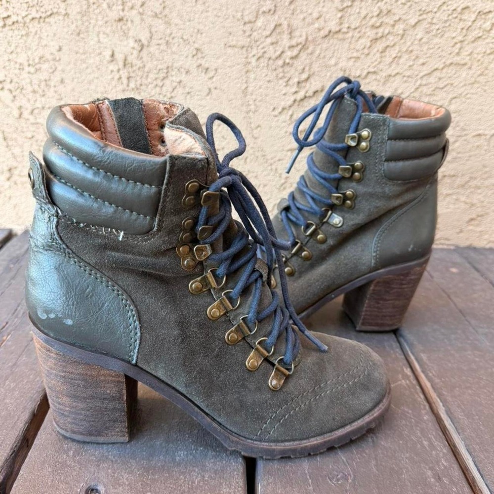 Green lucky brand lace up combat boots with a chunky heel